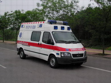 鸡东县救护车护送